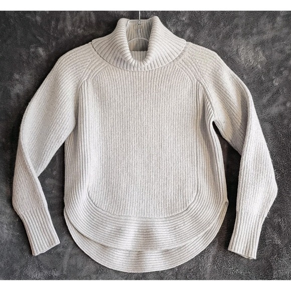 Aritzia Wilfred Free Asianna 100%‎ Merino Wool Sweater XS Light Grey - Picture 2 of 7